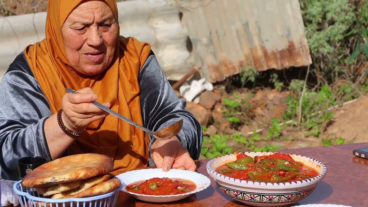 حياة الريف في تونس 🇹🇳 حضرنا الطعام فالطييعة🫕 صنعنا الخبز و حرثنا الارض🚜 عيشو معنا اجواء خريفية ممتعة