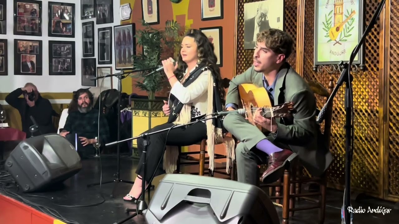 ACTUACIÓN DE REYES CARRASCO, ACOMPAÑADA A LA GUITARRA POR RUBÉN LARA EN LA PEÑA FLAMENCA LOS ROMEROS