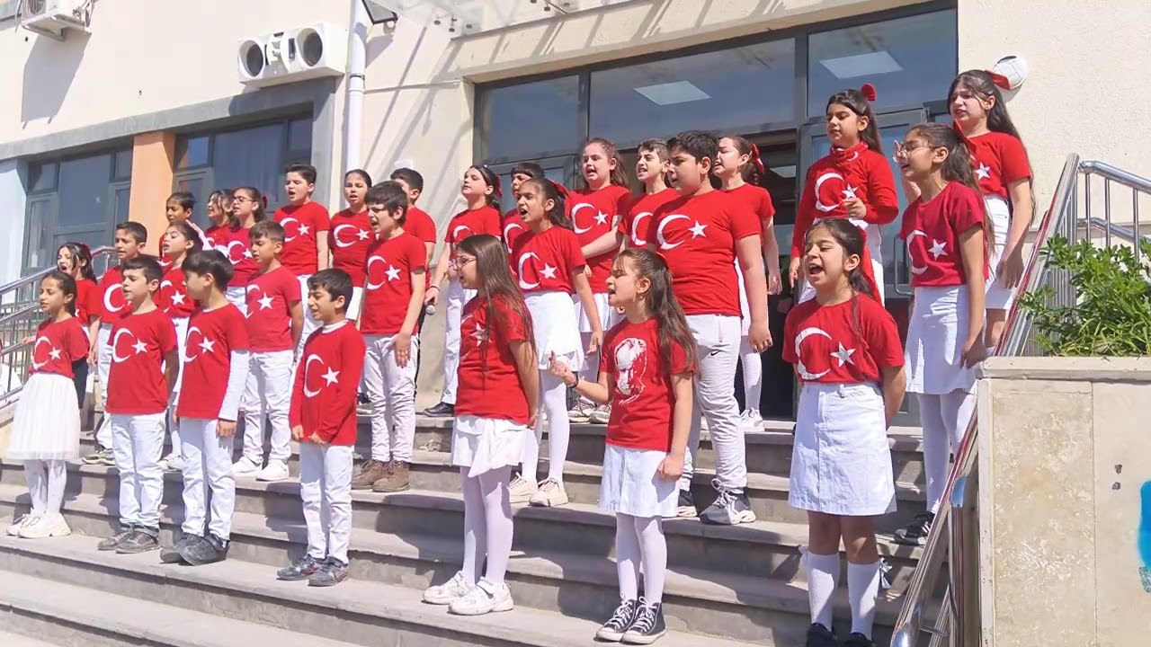 Korkma! istiklal Marşının kabulü ile ilgili gösteri 