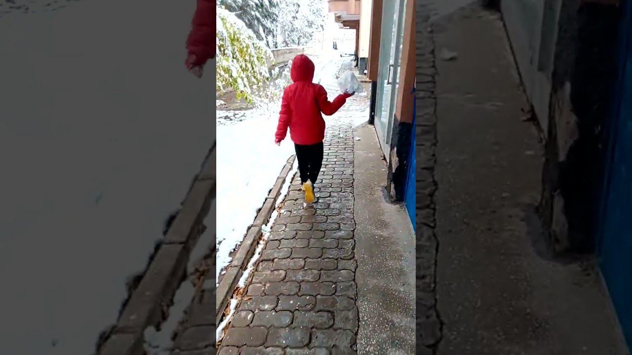 Ailece Kar Eğlencesi ❄️⛄ | Karda Oyun ve Mutlu Anlar