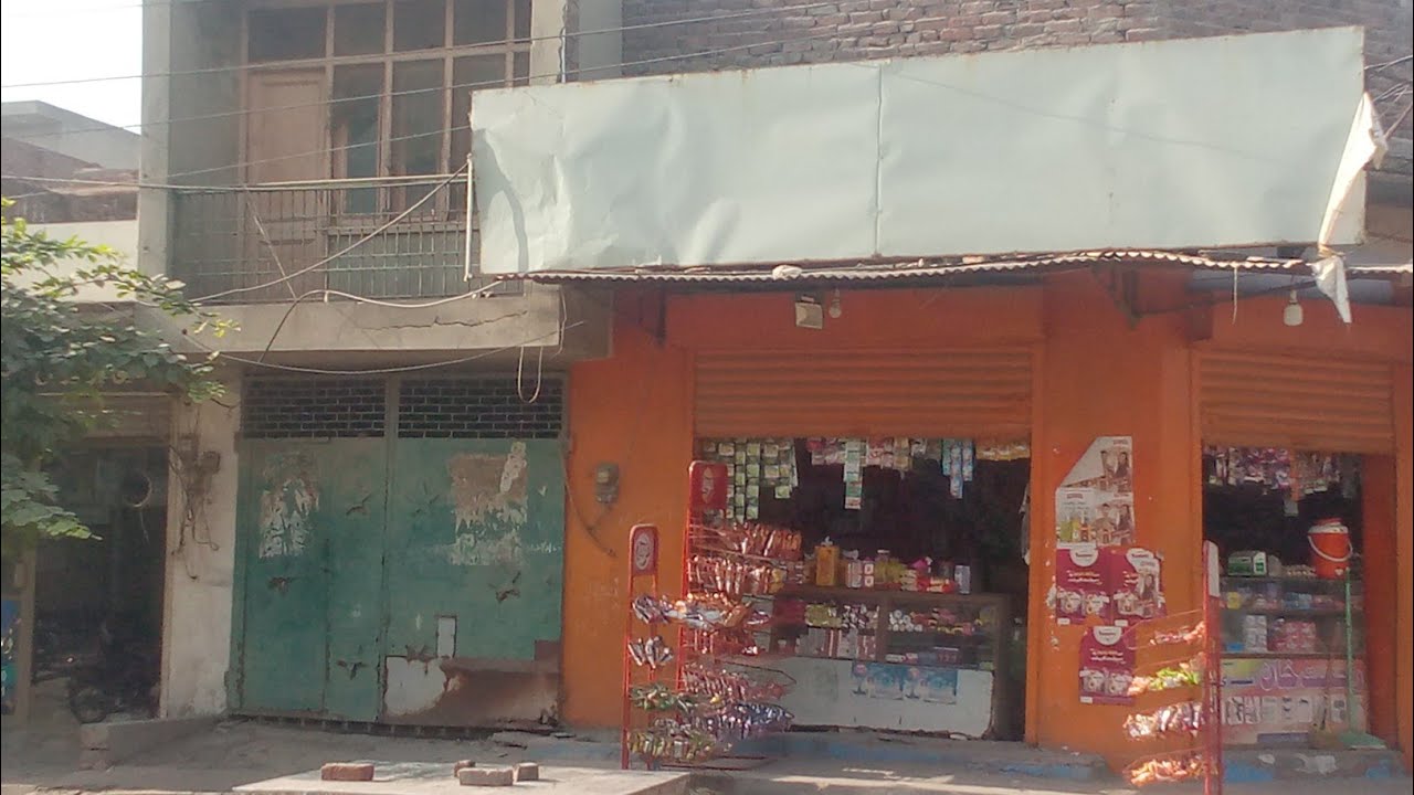 کمرشل پراپرٹی برائے فروخت 60 فٹاروڈرفیق چوک کارنر  ملت ٹاون فیصل أباد 03024671556