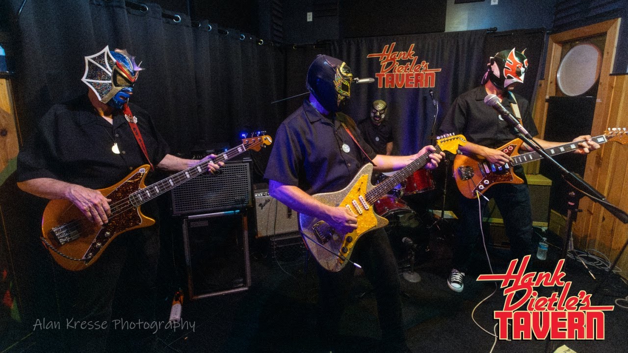 Los Straitjackets - Theme from 