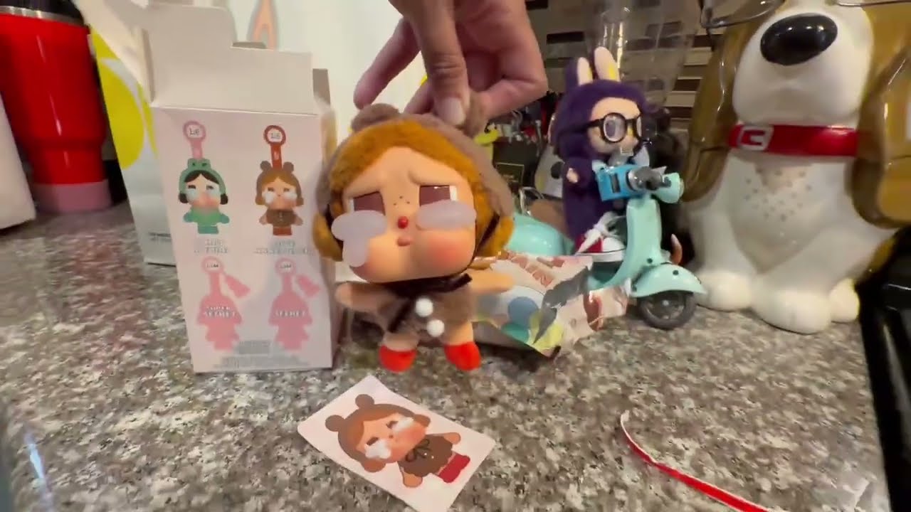 Pop Mart: CRYBABY Crying Again Series-Vinyl Face Plush Blind Box Unboxing