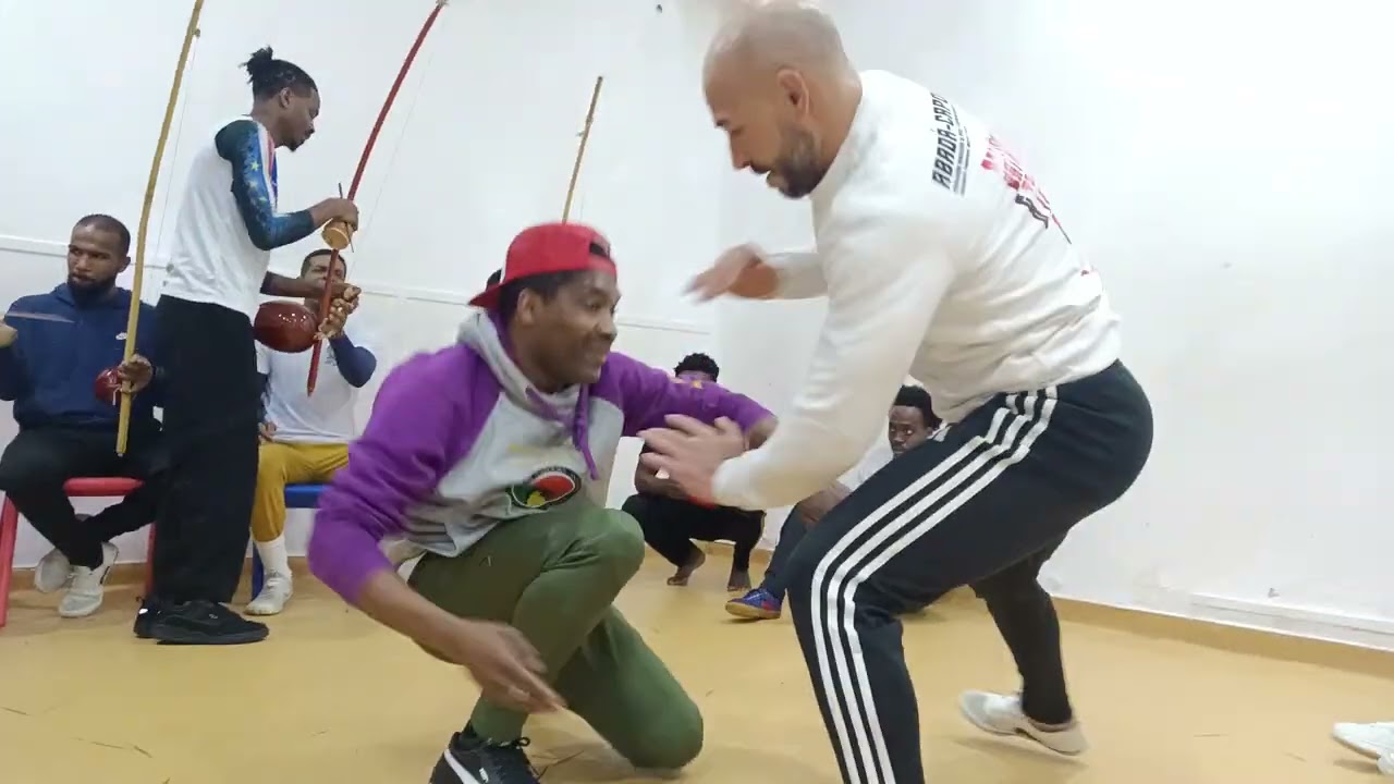 Roda de capoeira na Cova da Moura Lisboa Portugal. Com Graduado Zanildo Djulangue Capoeira🇨🇻🇵🇹.