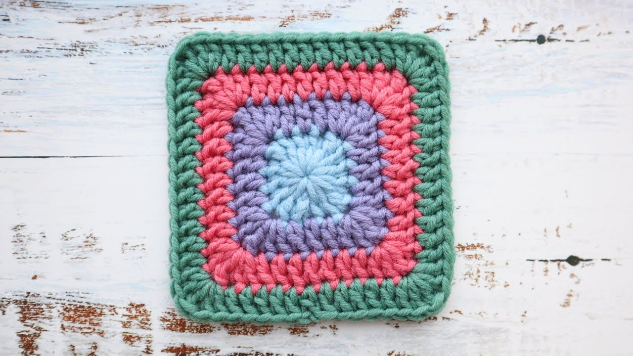 🧶 How to Crochet a Super Solid Seamless Granny Square | Seamless Color Change!