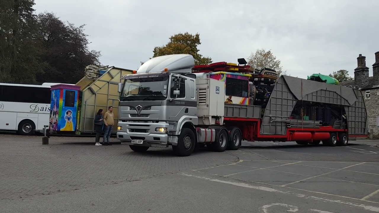 Loads Arrive late afternoon at TAVISTOCK  Danters Superstar and truck movement