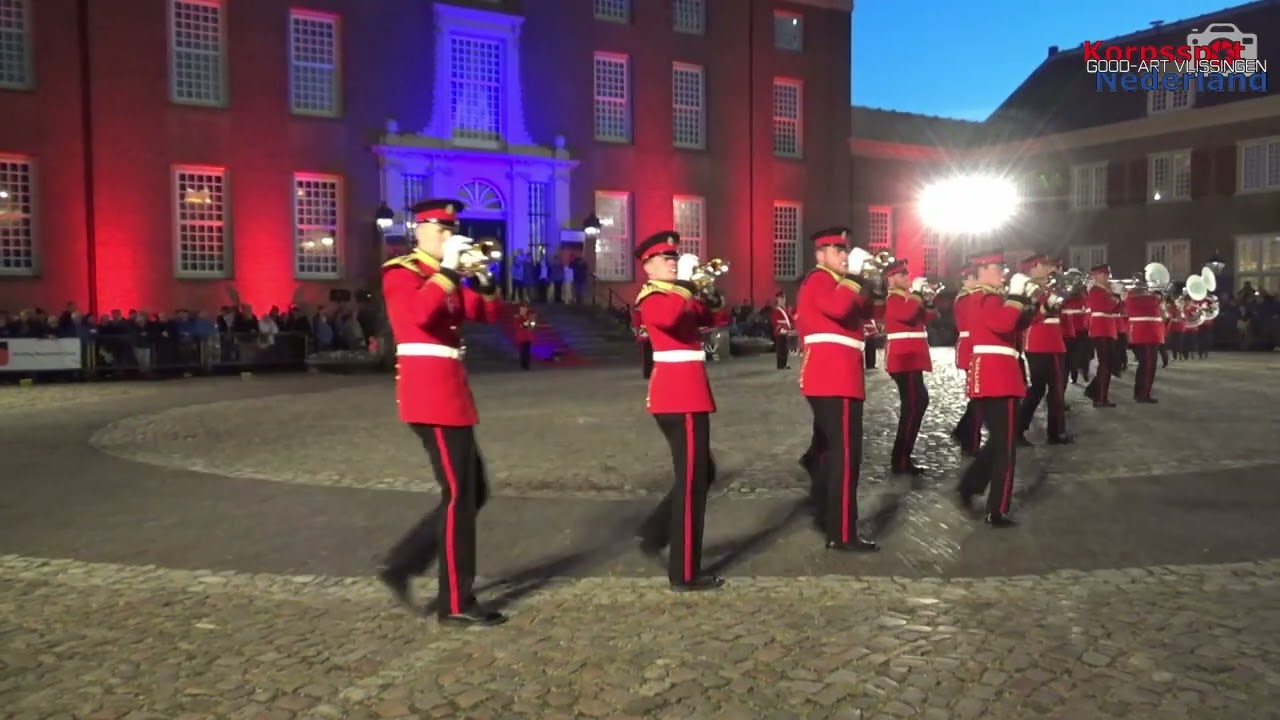 Show, Marching  & Concertband Flora Band tijdens Bevrijdings Taptoe Zeist 2023