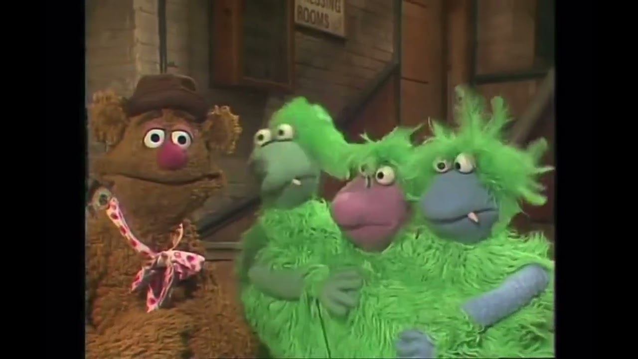 The Muppet Show - 119: Vincent Price - Backstage #4 (1977)