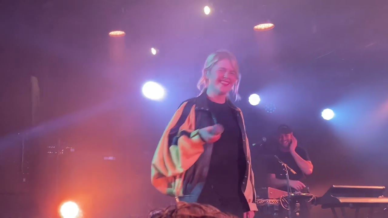 Zaho de Sagazan - Mon Inconnu - Live at the Tolhuistuin