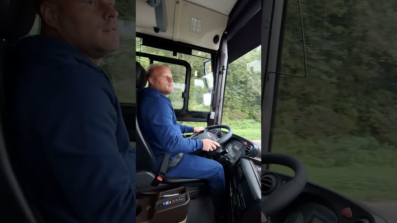 Erste Busfahrerfahrstunde. Kleinhenn Fahrschule. 