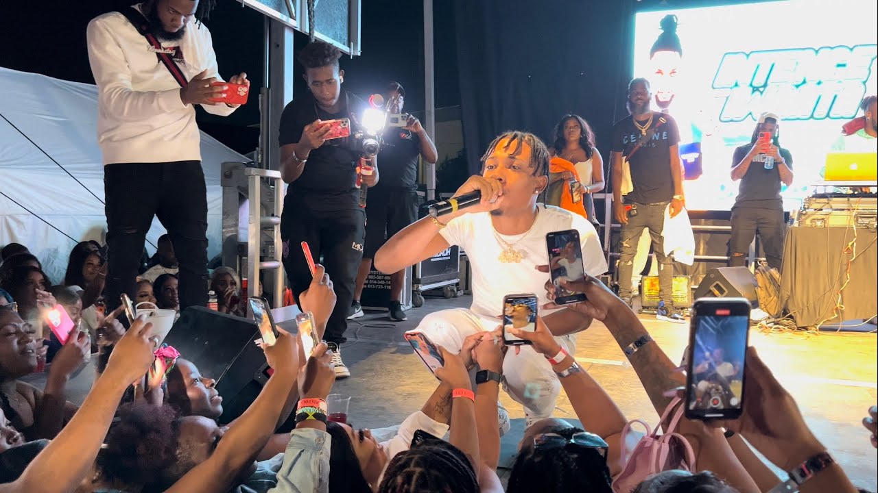 450 Performance Aristocrats Toronto Canada 🇨🇦 Got The Ladies Going Crazy
