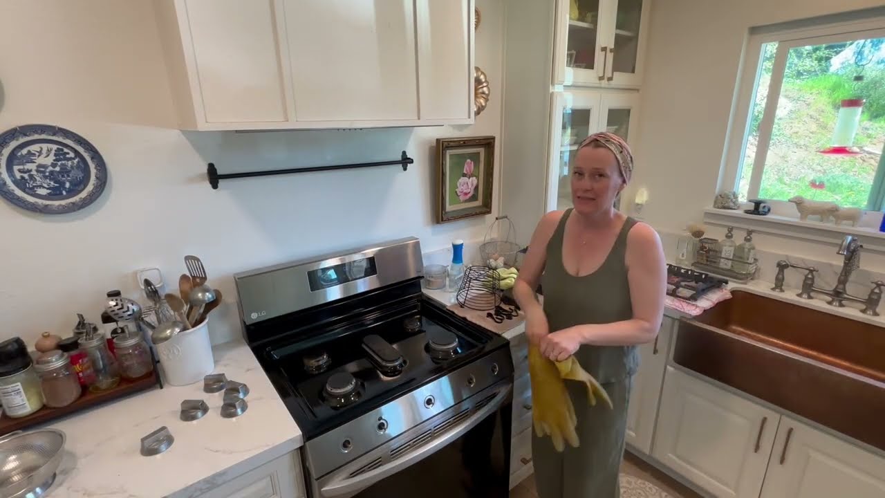 Spring Cleaning | Clean Your Vent Hood Now! 