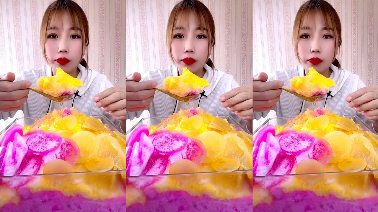 SHAVED ICE EATING