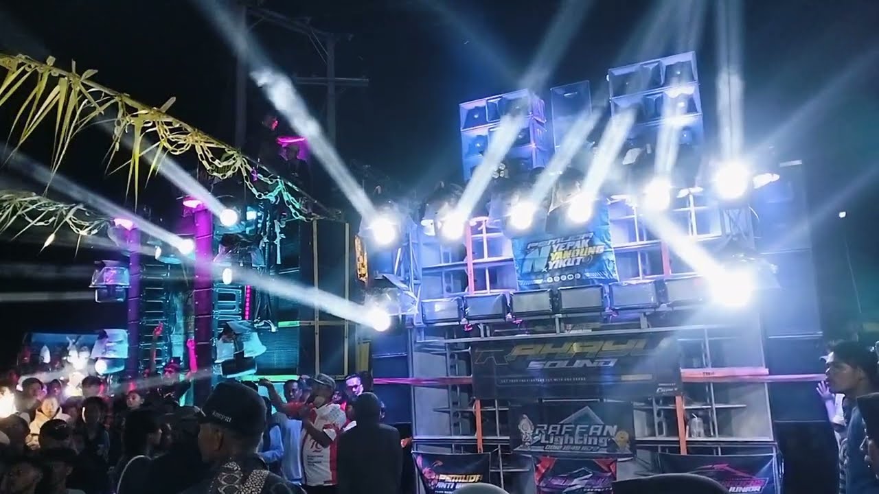 NGERI.... BATTLE RAHAYU VS ALVAR DILAPANGAN KARNAVAL KLOPOSAWIT. #karnaval #soundsystem #horeg