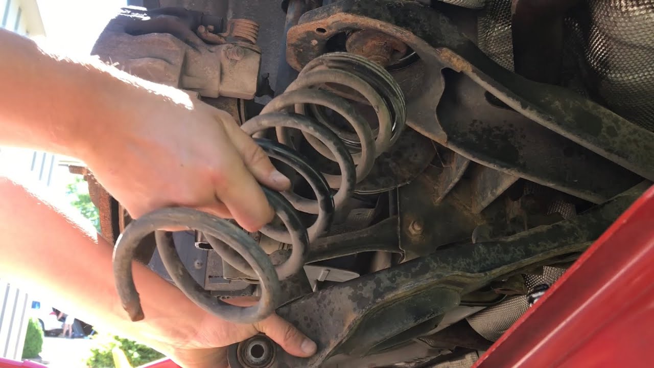 V50 2008 Rear Coil Spring Replacement