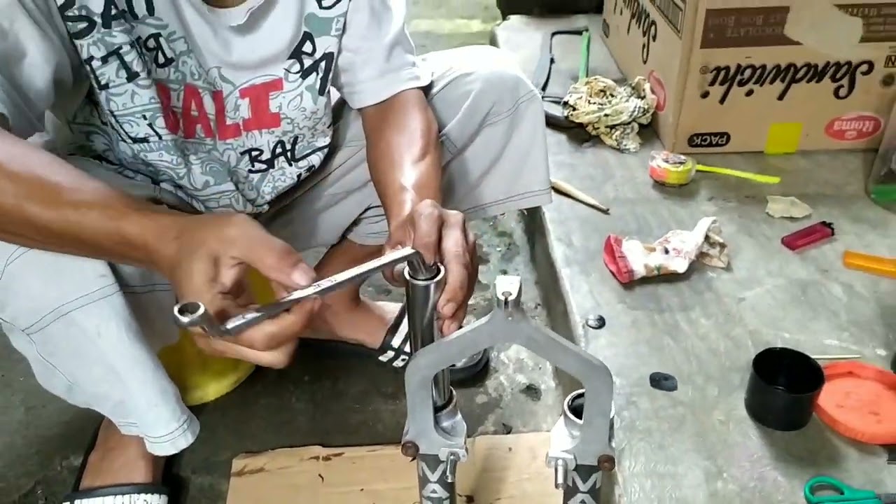 Cara mengembalikan elastisitas fork MANITOU feat Ariyo WB