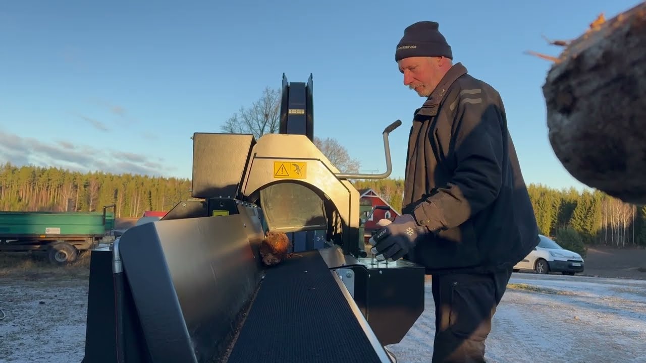 KTS® Vi testar PIKO Vedmaskin och matarbord tillsammans med vår kund Tomas