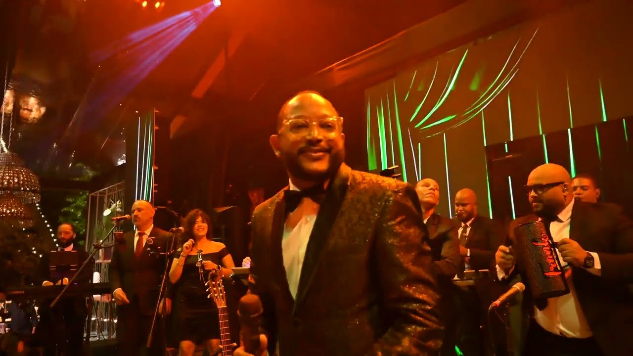 Samuel Gonzalez & Orquesta Altos de Chavon (En Vivo)