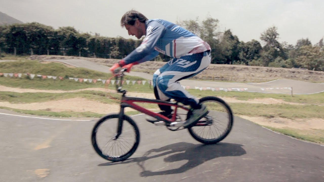 Impulsión ¿Cómo acelerar sin pedalear? - Clases gratis de BMX