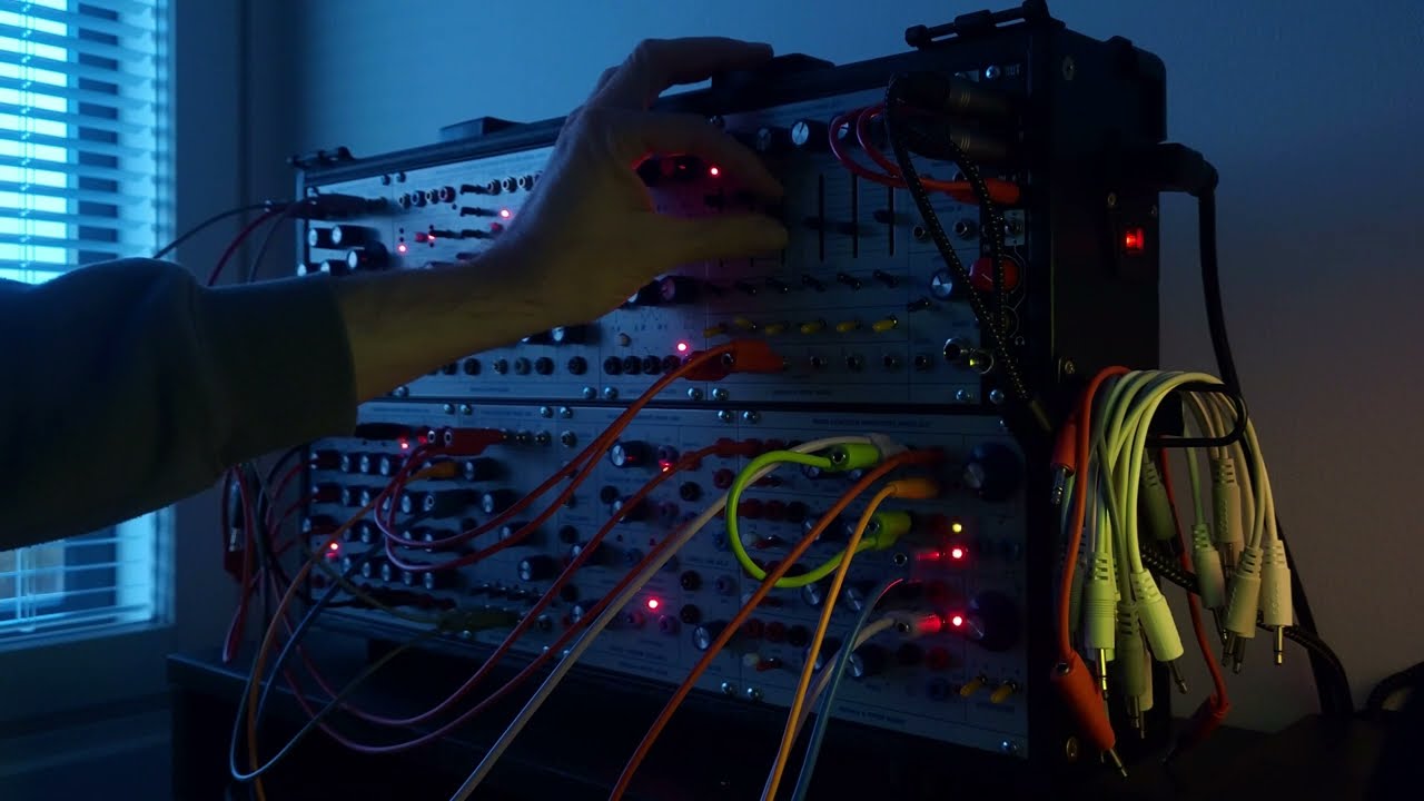Polyrhythmic Motion &ndash; TipTop Audio Buchla 245t / 281t