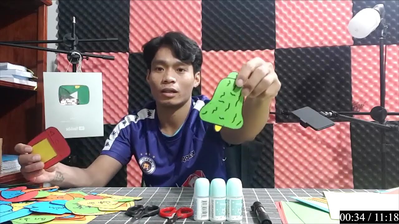 Cắt dán “Rùa làm nhân viên thư viện”