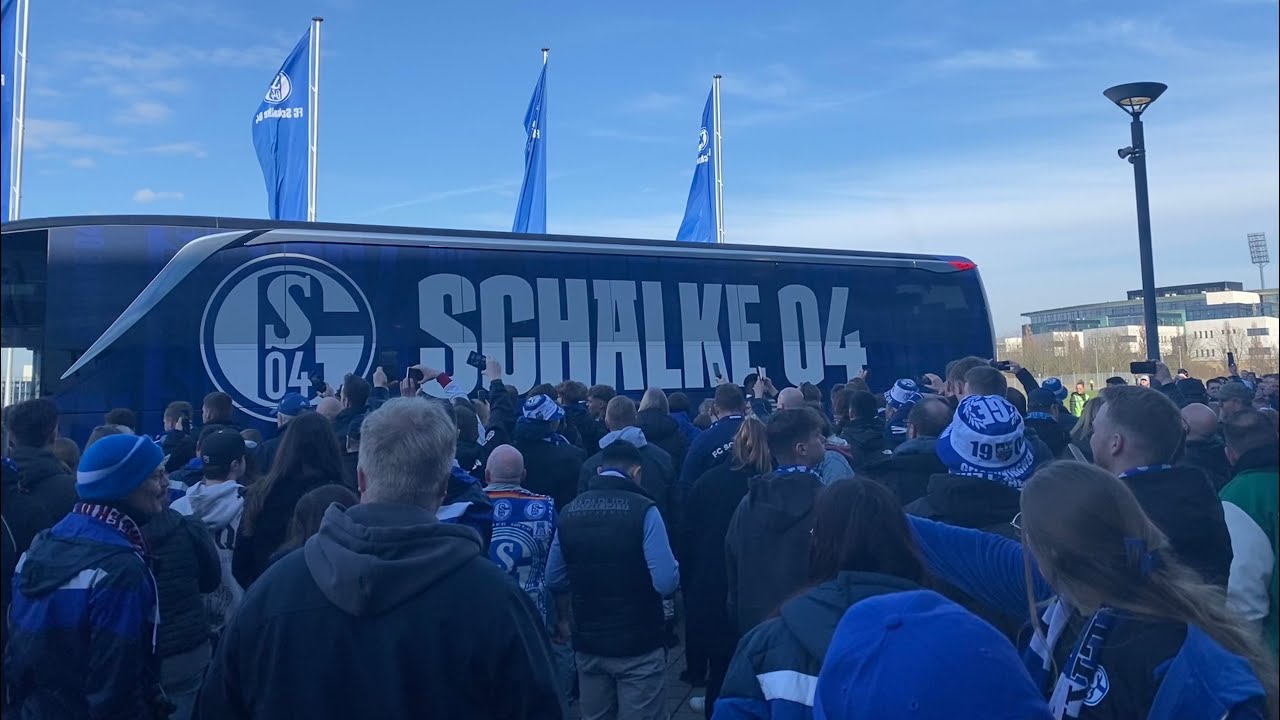 The Six Goal Thriller - Schalke 04 v SC Paderborn 07