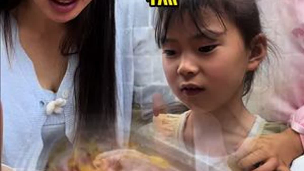 人生大事，吃喝两字，生活需要点甜头，搞点盒子蛋糕甜蜜一下。#新农人计划2025 #记录大山里的农村生活 #带娃儿日常 #婆媳关系 #盒子蛋糕 @梓豪妈妈爱吃蛋糕🍰
