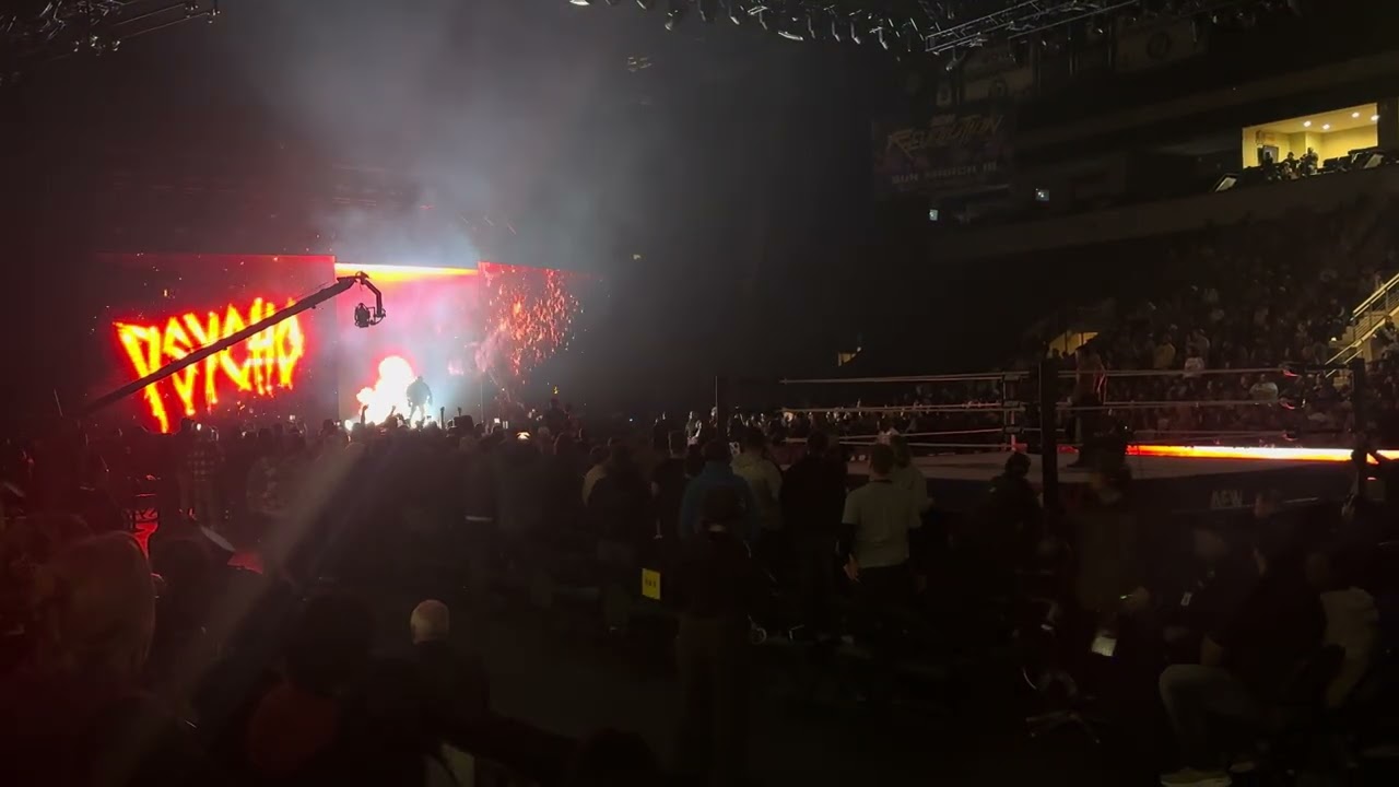 Tommaso Ciampa Debuts on AEW Dynamite - Full In-Arena Video