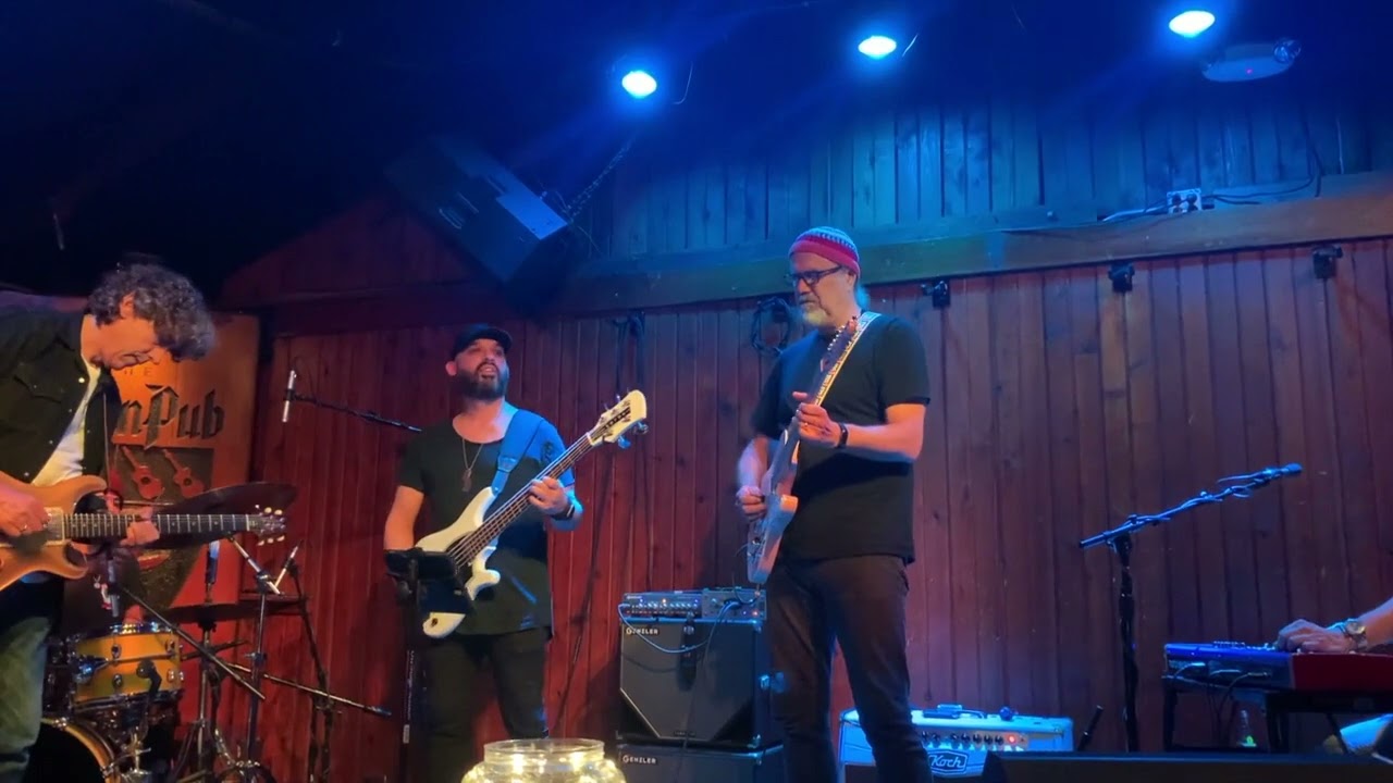 David Grissom & Greg Koch live at The Saxon Pub, Austin TX May 2, 2023