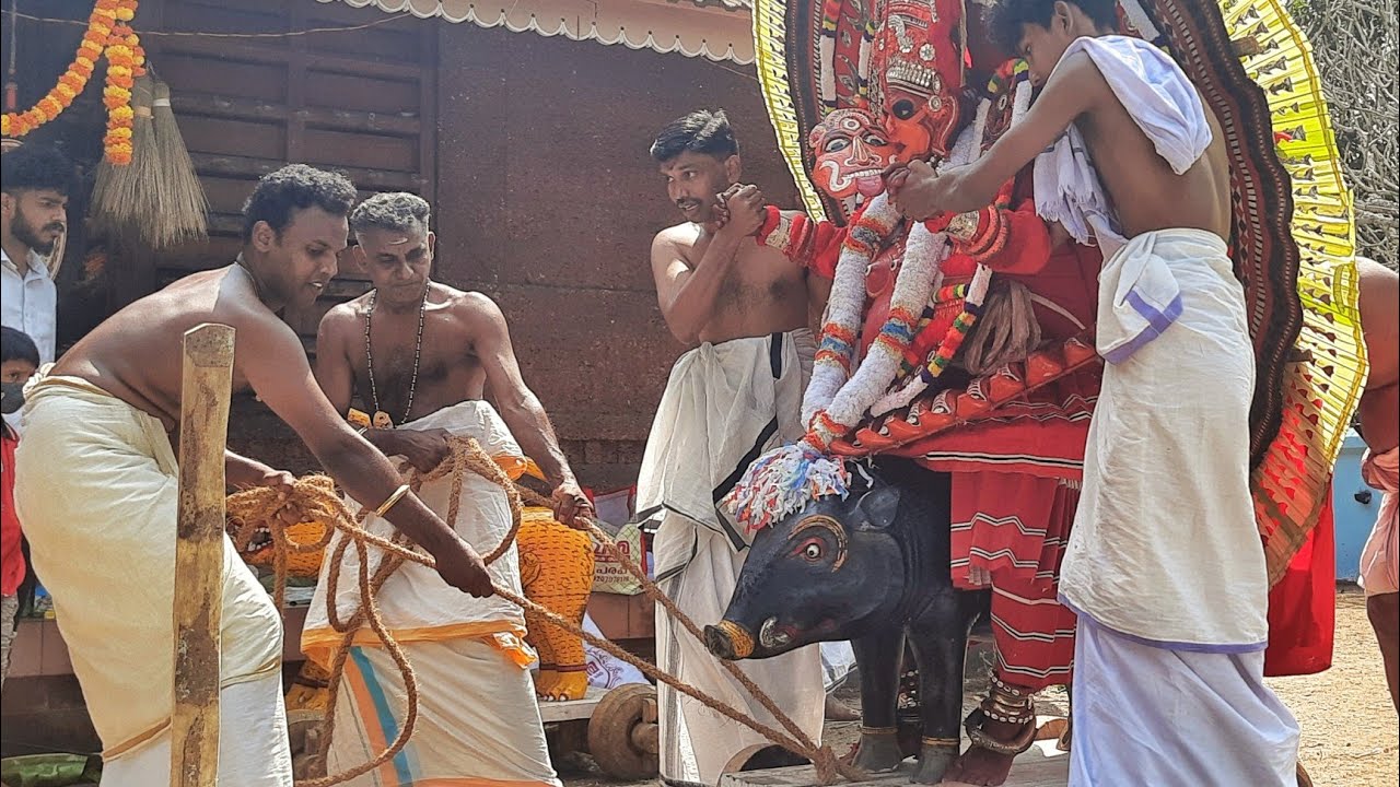 തെയ്യം കാണാൻ കാസറഗോഡ് പോയപ്പോൾ കണ്ട വ്യത്യസ്തമായ കാഴ്ചകൾ 😱 | THEYYAM KASARAGOD VIDEO