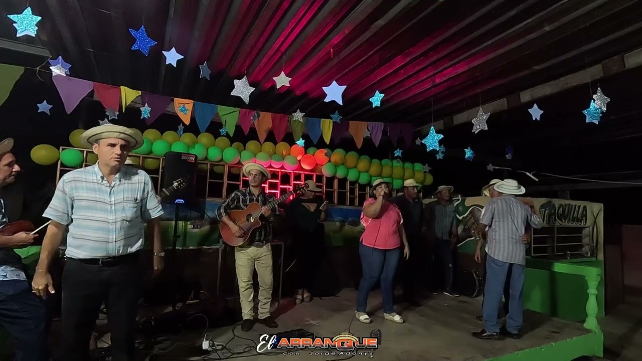 CANTADERA LLANTO Y GALLINO PICAO LILY, RAQUELITA , RICHARD , JAZMIN Y SALOMÓN