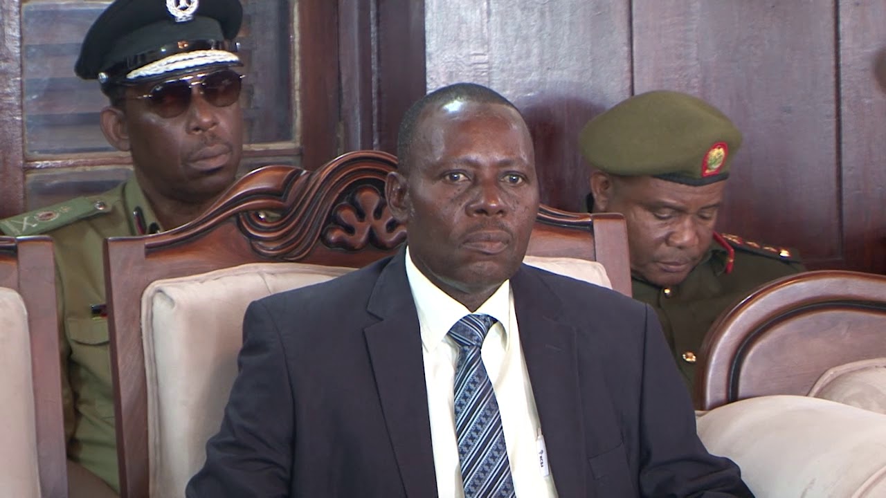 Rais wa Zanzibar Dk. Hussein Mwinyi Amemuapisha Katibu wa Rais leo Ikulu Jijini Zanzibar.