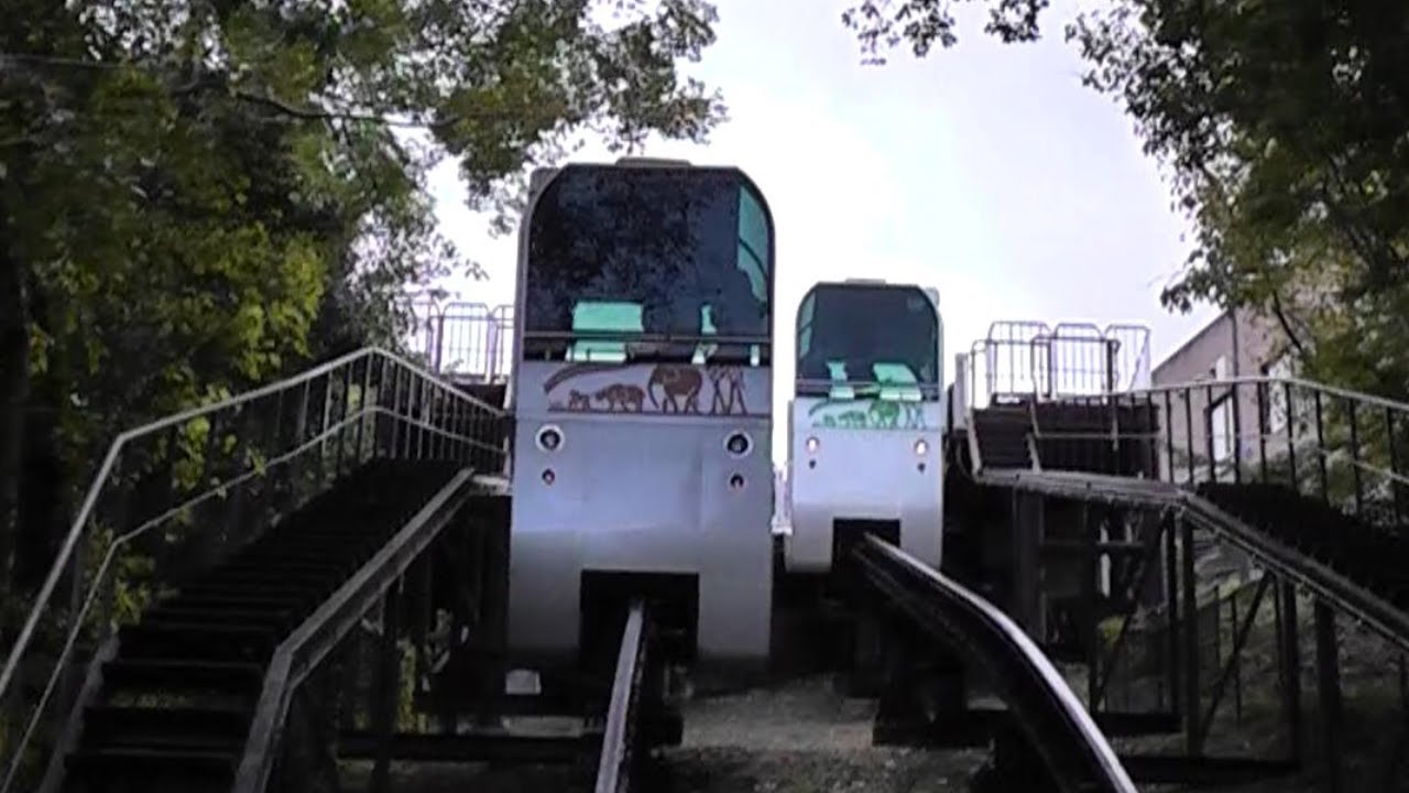 景色が見れる 福岡市動植物園のスロープカー・2基まとめ（嘉穂製）