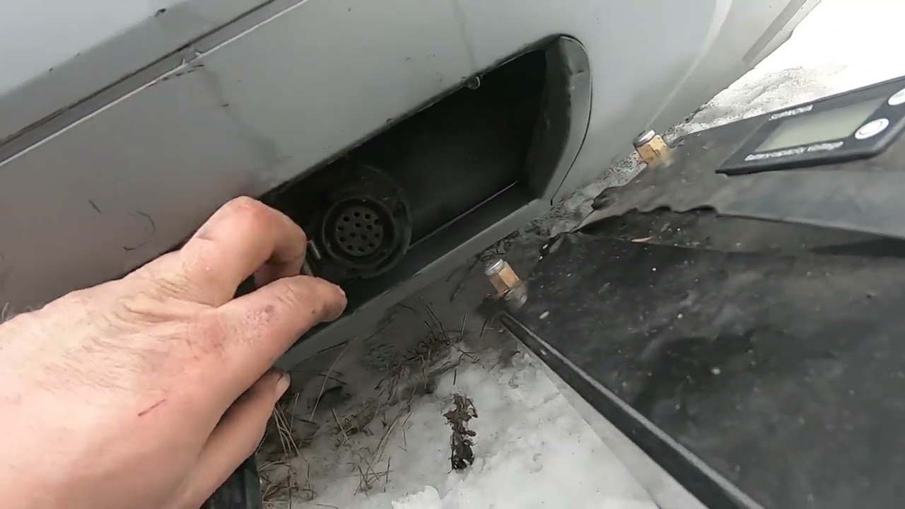 Как открыть машину когда сел аккамулятор. AUDI  Q7.