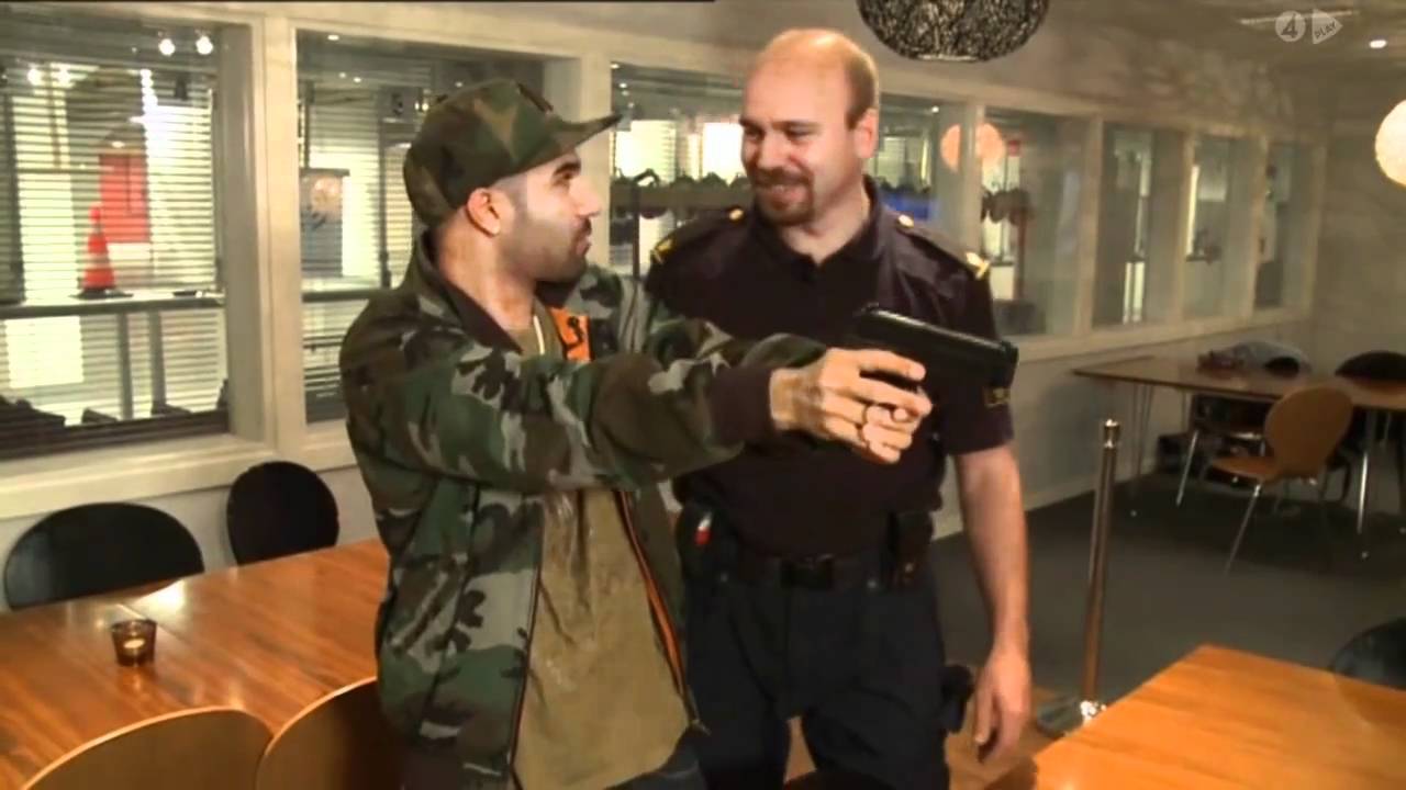 Cirkus Möller - Sean Banan hos Polisen