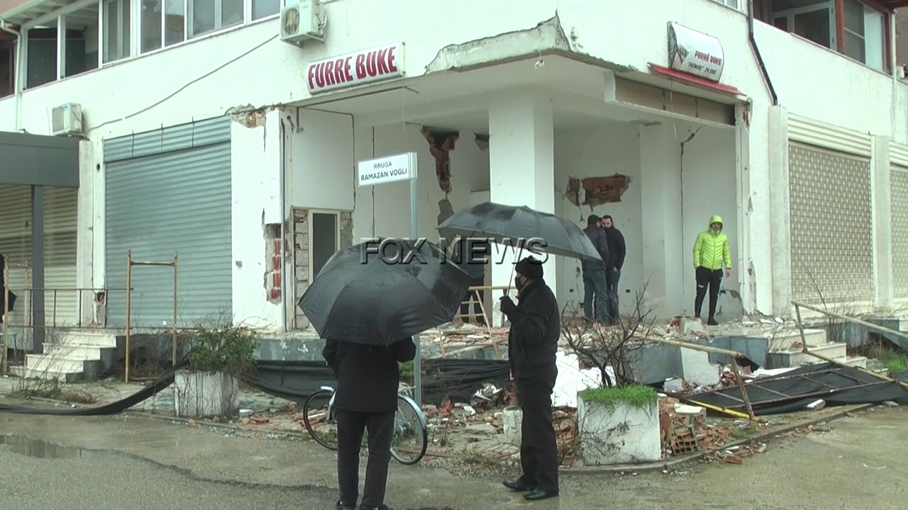Pallati ne Durres rrezik shembje, banoret protestojne