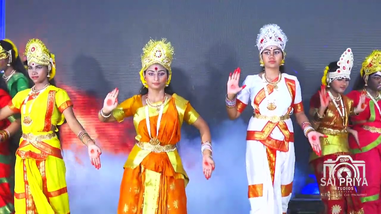 NAVADURGA Song by 8 GIRLS