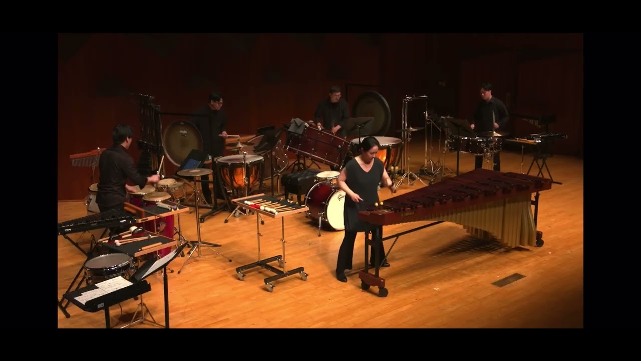 Keiko Abe - The Wave for solo Marimba and 4 percussionists