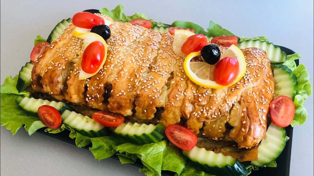 Feuilleté au saumon et au poireau/فطيرة السلمون و الكرات👌
