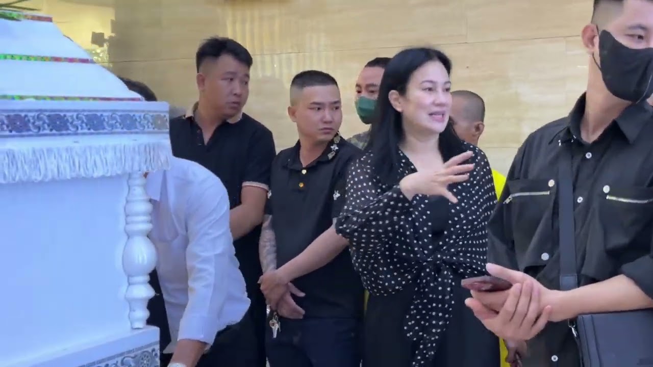 Nhay Lúc Này Đã Đưa 3 Mẹ Con Đến Chung Tâm Hỏa Táng - Gia Đình Người Thân Khóc Hết Nước Mắt