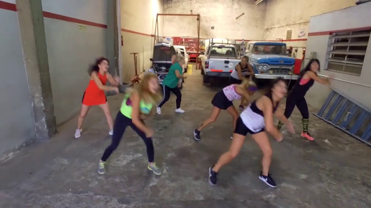 Proud Mary (Rock and Roll) - Tina Turner / Zumba Coreografía