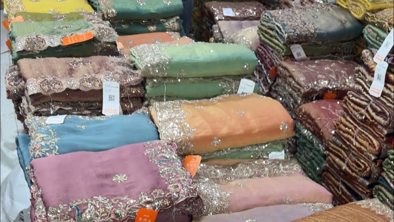 साड़ी का होलसेल मार्केट / Surat Saree Market , Biggest Saadi Brand Parnika India , Premium Sarees