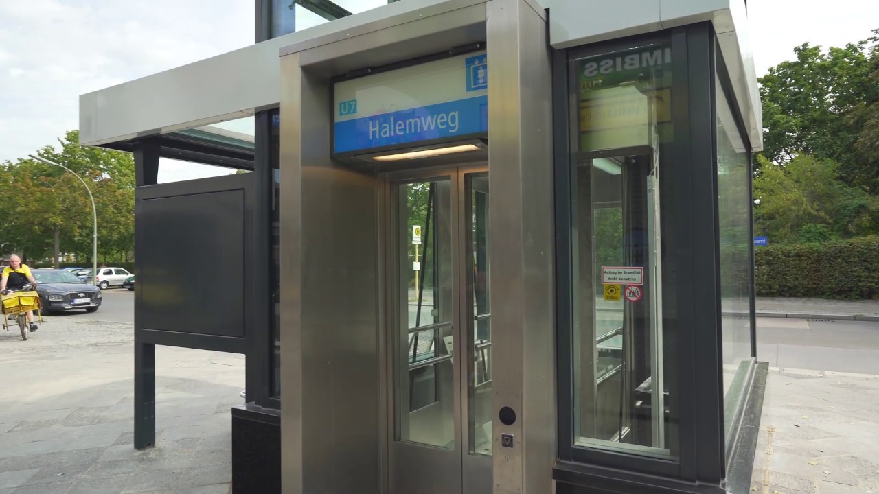 Germany, Berlin, U-Bahnhof Halemweg, 1X Dordel elevator, 1X escalator