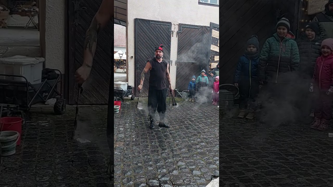 Glöckchen Gaukler Feuershow