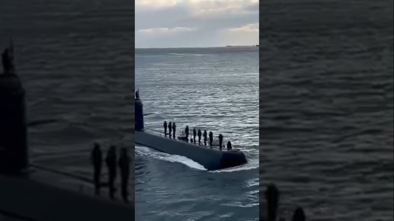 Classe Sauro e...il Vespucci 🇮🇹 #marinamilitare #italiannavy #military #forzearmate #amerigovespucci