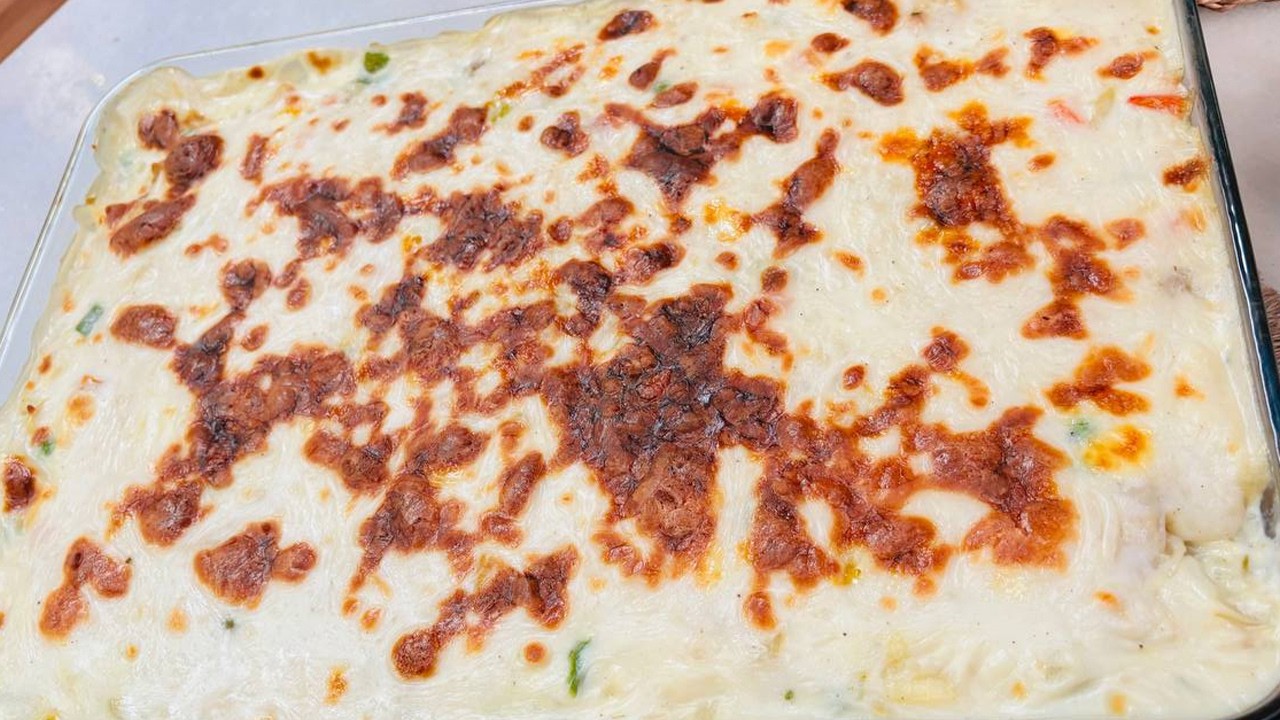 طريقة عمل طاجن أرز بالبشاميل | العزومة مع الشيف فاطمة أبو حاتي