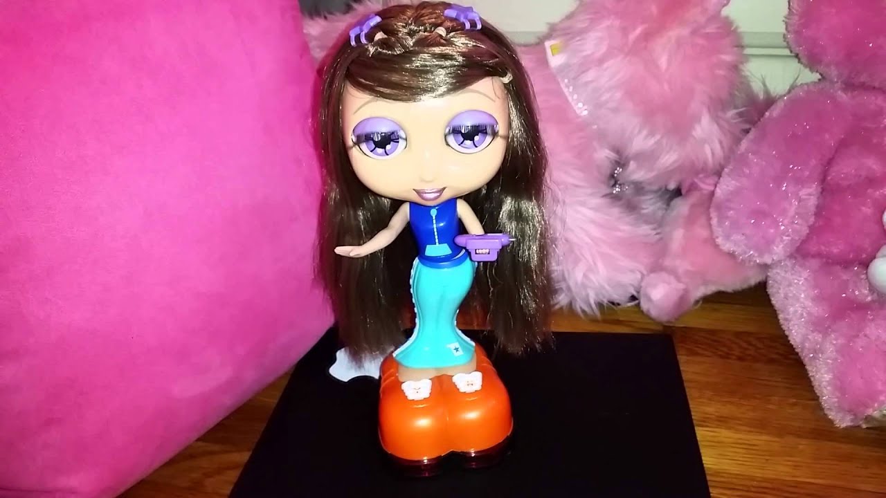 Playing with Diva Starz Nikki Doll