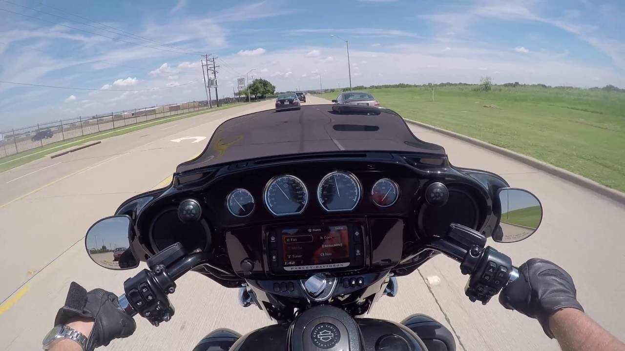 Test Riding the NEW 2017 Harley-Davidson CVO Street Glide