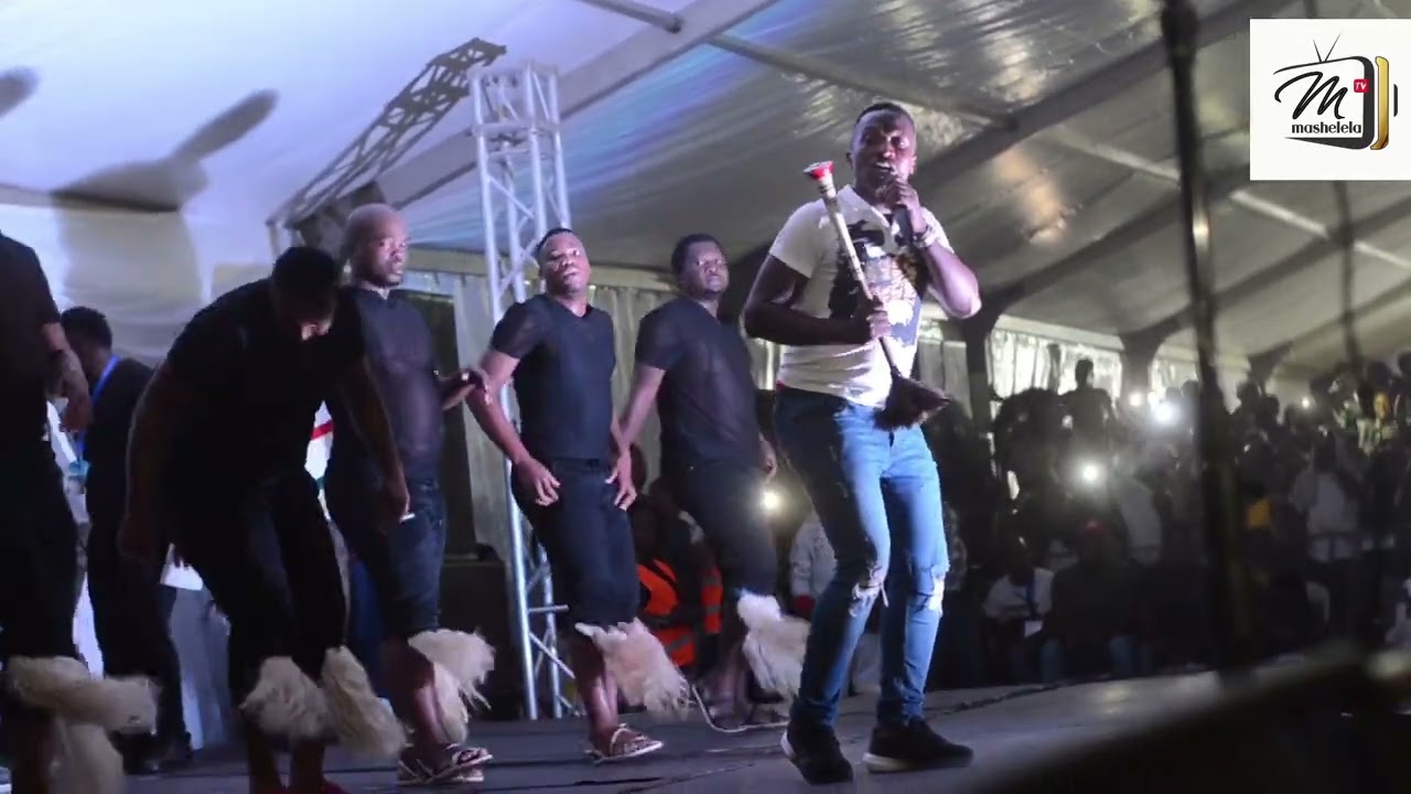 uGatsheni edlala bemcela impinda kwi Mbadada festival
