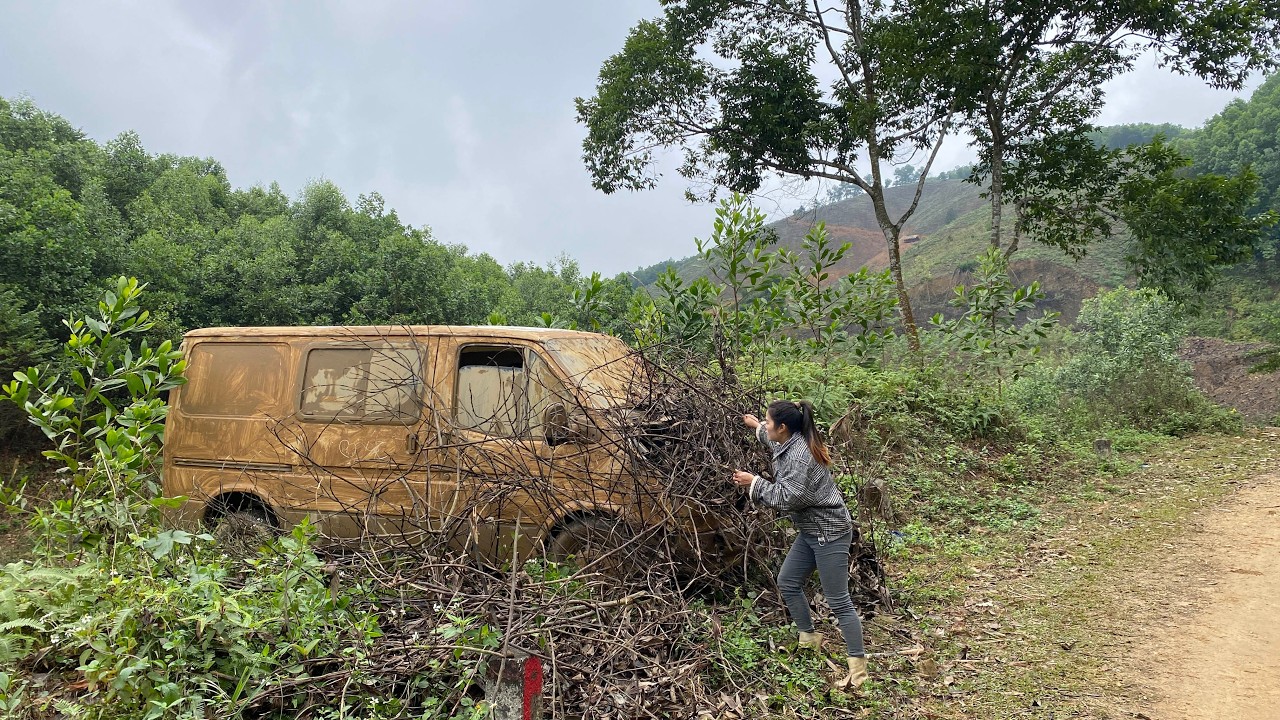 The girl repaired and restored the abandoned television station's vehicle.